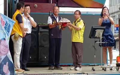 賴明德樂於當嘉盛里民的長工
